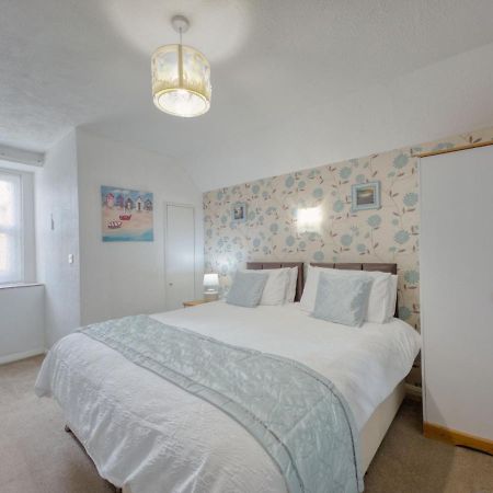 Apartment 7 - 1 Bedroom Sea Front Location - Step Free Access From Rear - Free Parking Пейнтън Екстериор снимка