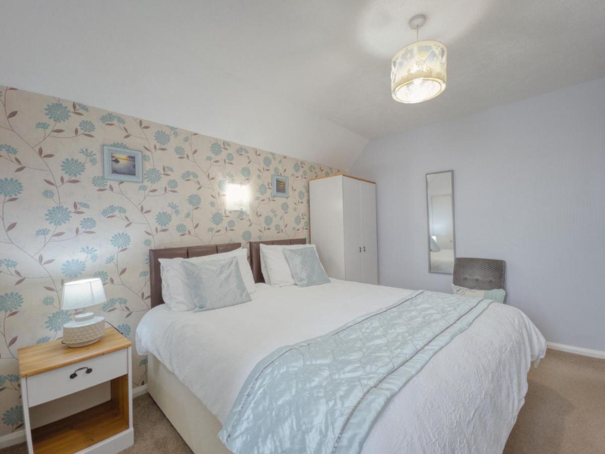 Apartment 7 - 1 Bedroom Sea Front Location - Step Free Access From Rear - Free Parking Пейнтън Екстериор снимка