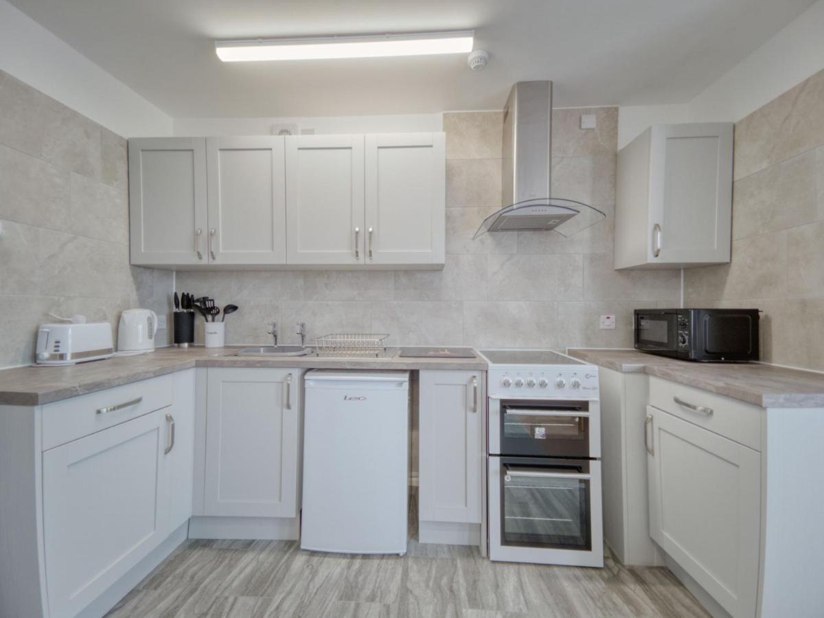 Apartment 7 - 1 Bedroom Sea Front Location - Step Free Access From Rear - Free Parking Пейнтън Екстериор снимка